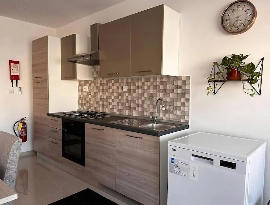 Cozy, Spacious 3 Bedroom Maisonette, 6 To 8 Ppl, 1 Min Walk From Seafront Marsaxlokk Malta