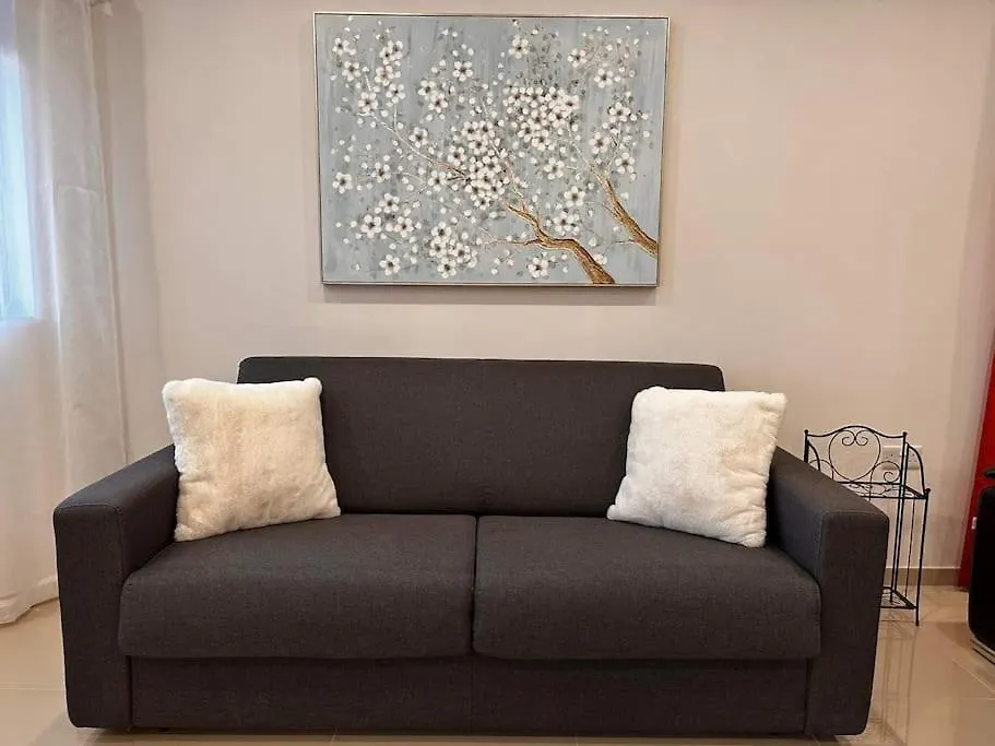 Cozy, Spacious 3 Bedroom Maisonette, 6 To 8 Ppl, 1 Min Walk From Seafront Marsaxlokk 0*,  Malta