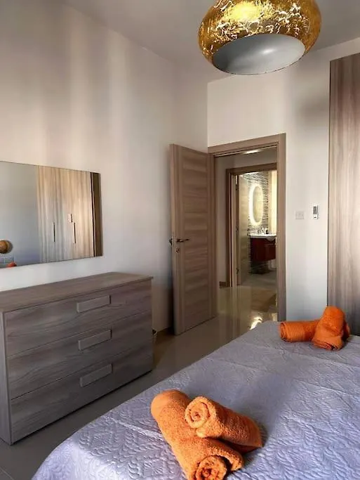 Holiday home Cozy, Spacious 3 Bedroom Maisonette, 6 To 8 Ppl, 1 Min Walk From Seafront Marsaxlokk Malta