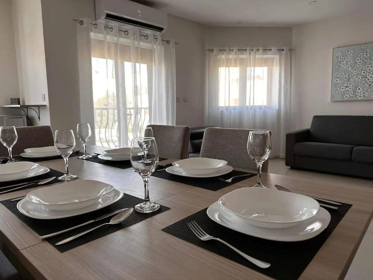 Semesterbostad Cozy, Spacious 3 Bedroom Maisonette, 6 To 9 Ppl, 1 Min Walk From Seafront Marsaxlokk Malta