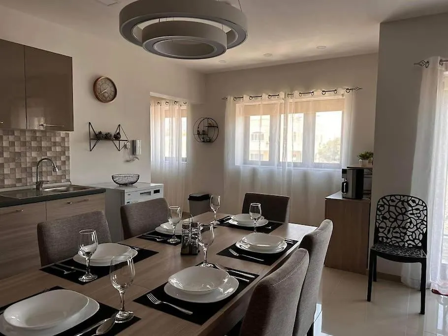 Cozy, Spacious 3 Bedroom Maisonette, 6 To 9 Ppl, 1 Min Walk From Seafront Marsaxlokk 0*,  Malta