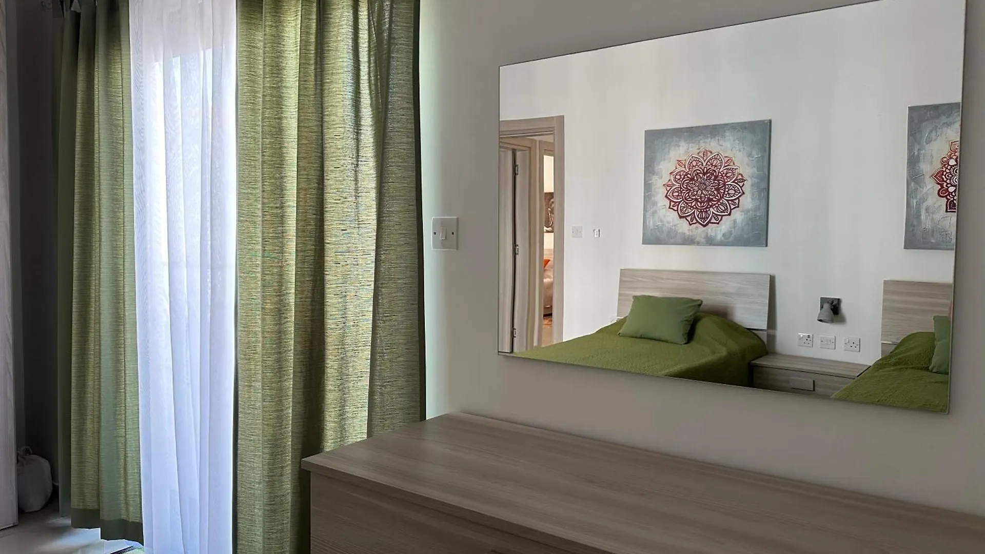 Cozy, Spacious 3 Bedroom Maisonette, 6 To 9 Ppl, 1 Min Walk From Seafront Marsaxlokk Semesterbostad