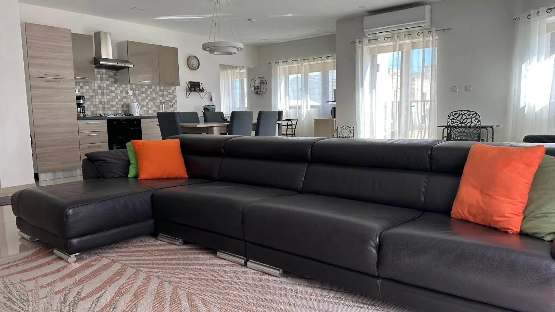 Semesterbostad Cozy, Spacious 3 Bedroom Maisonette, 6 To 9 Ppl, 1 Min Walk From Seafront Marsaxlokk